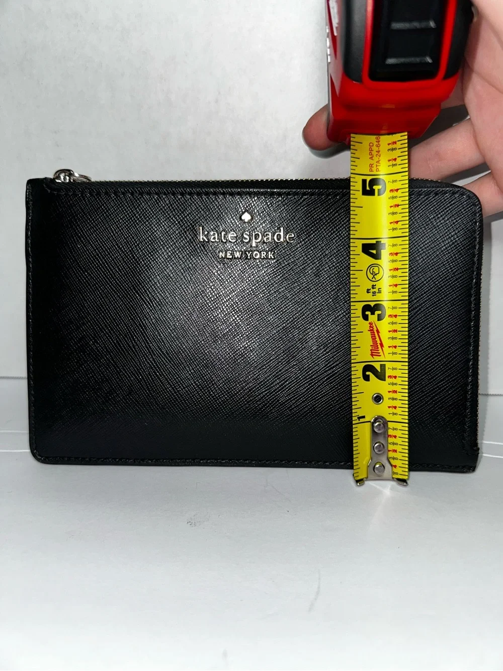 kate spade L zip wallet